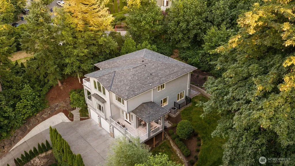 16125 SE 44th Way Bellevue WA 98006