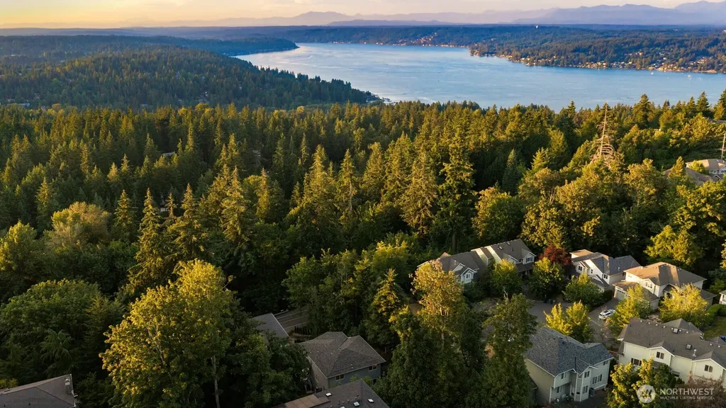 16125 SE 44th Way Bellevue WA 98006
