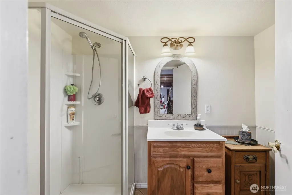 1071 Swanson Way NE Poulsbo WA 98370