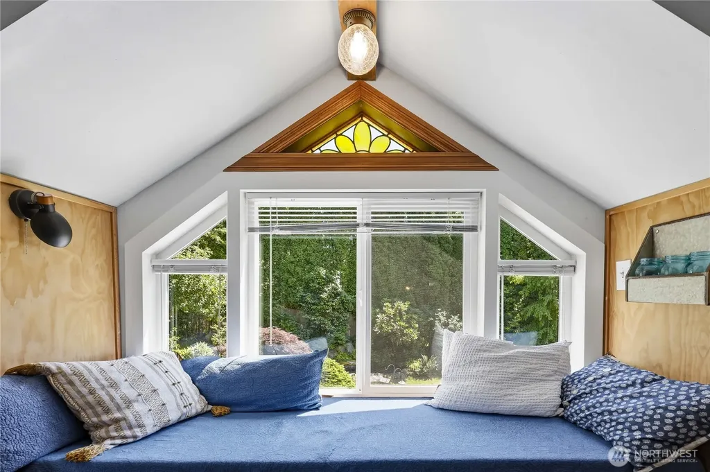 1071 Swanson Way NE Poulsbo WA 98370
