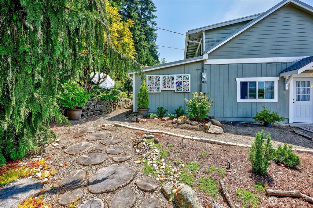1071 Swanson Way NE Poulsbo WA 98370