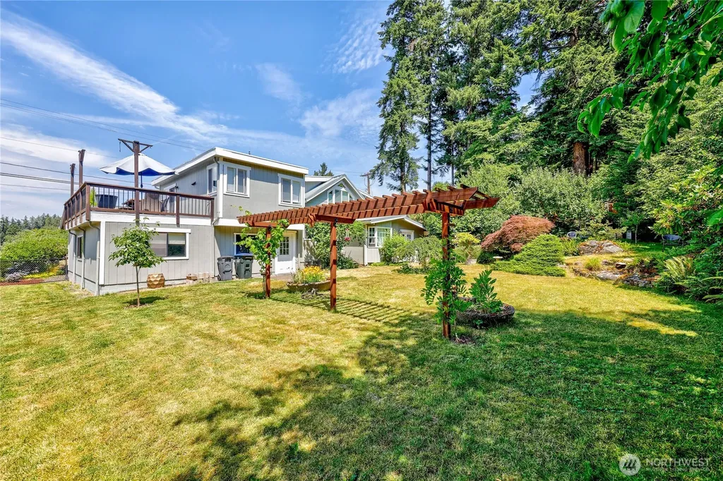 1071 Swanson Way NE Poulsbo WA 98370