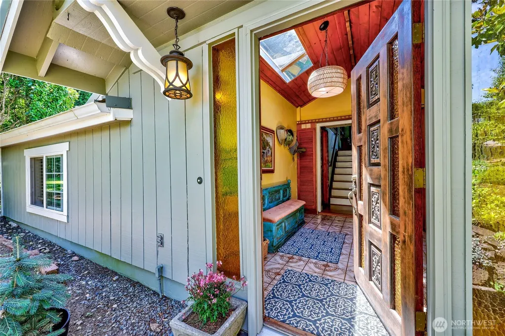 1071 Swanson Way NE Poulsbo WA 98370
