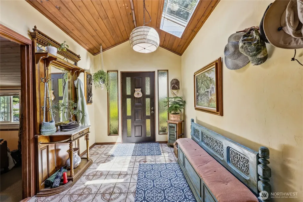 1071 Swanson Way NE Poulsbo WA 98370