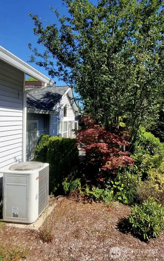 22806 42nd Place S Kent WA 98032