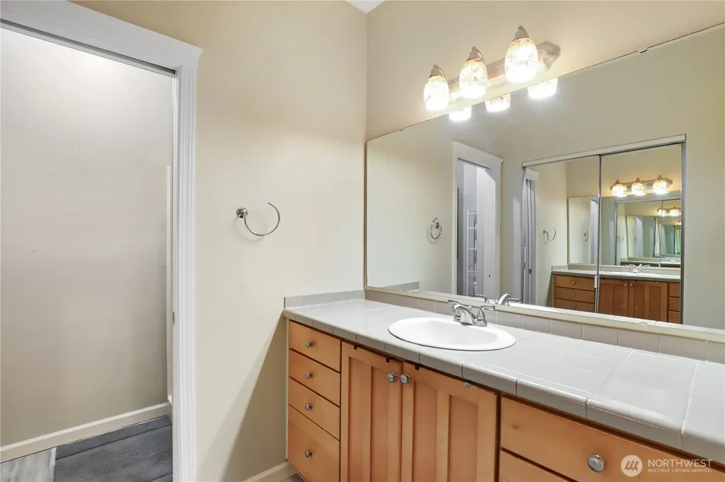 320 E 32nd Street Tacoma WA 98404