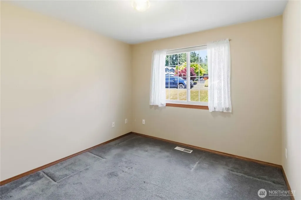 912 Edinburgh Court Kelso WA 98626