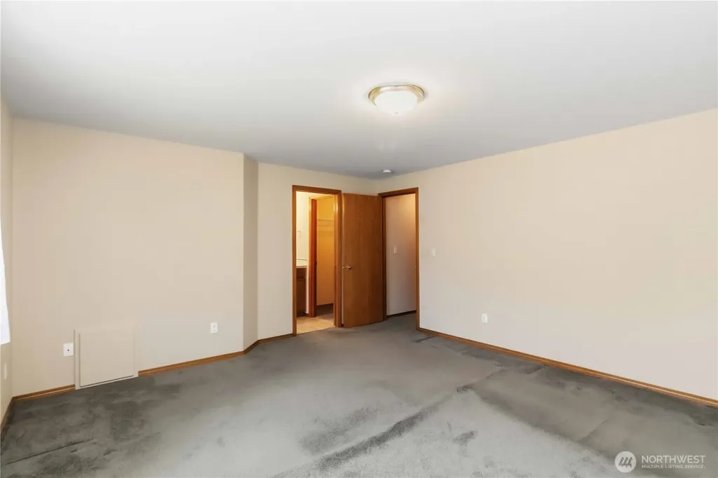 912 Edinburgh Court Kelso WA 98626