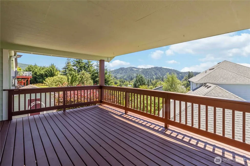 912 Edinburgh Court Kelso WA 98626
