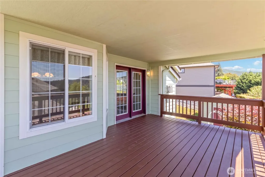 912 Edinburgh Court Kelso WA 98626