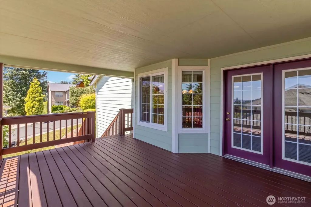 912 Edinburgh Court Kelso WA 98626