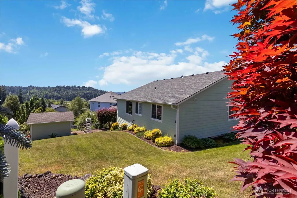 912 Edinburgh Court Kelso WA 98626
