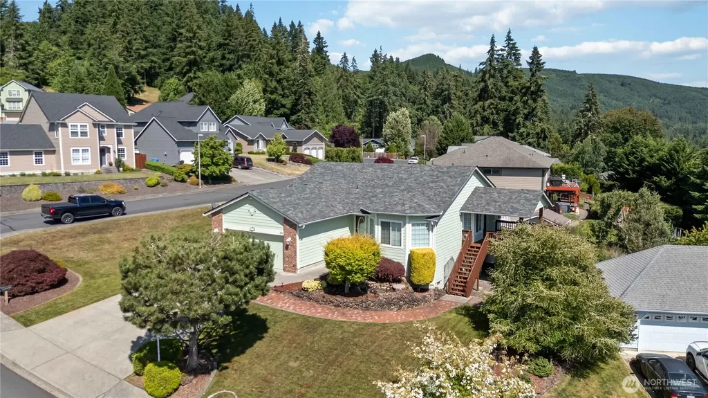 912 Edinburgh Court Kelso WA 98626