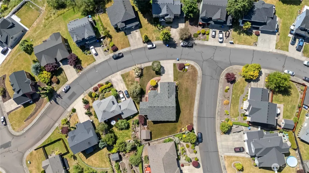 912 Edinburgh Court Kelso WA 98626