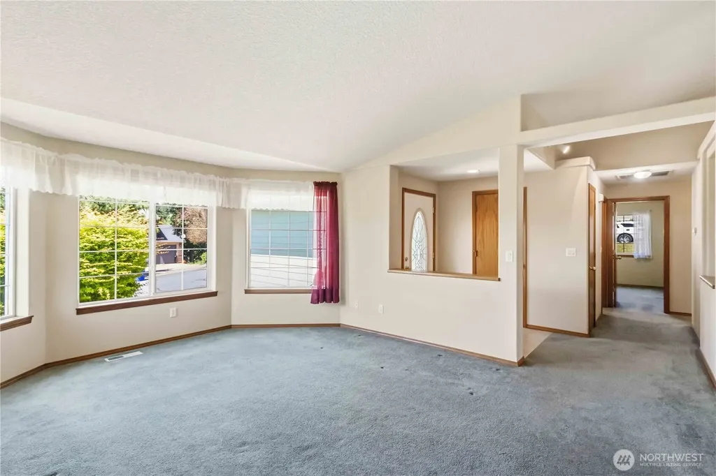 912 Edinburgh Court Kelso WA 98626