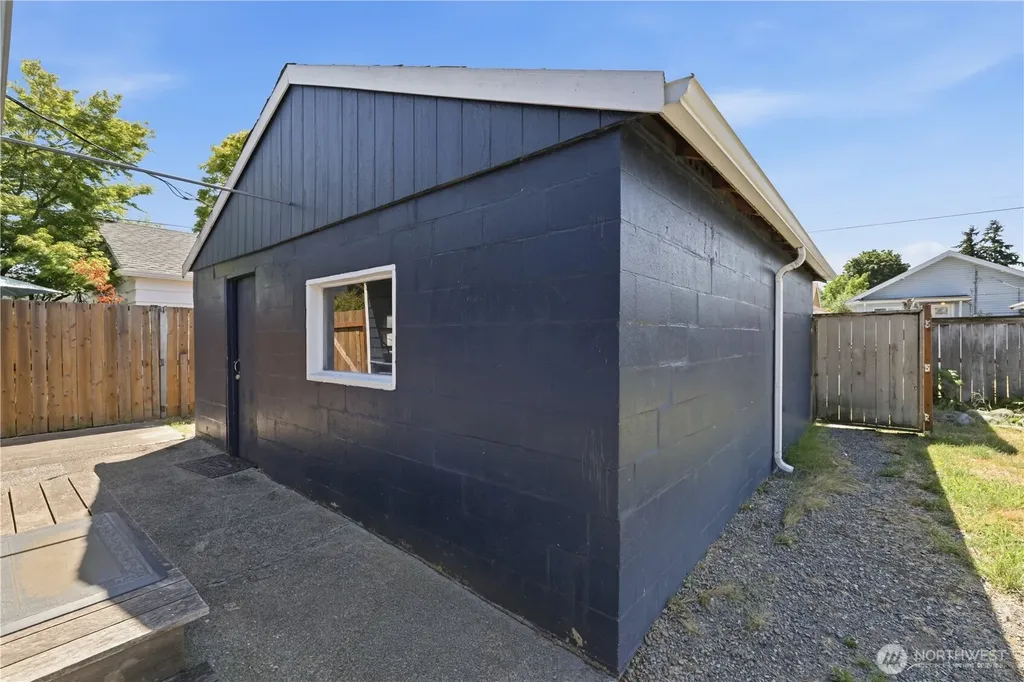 622 6th Street SE Auburn WA 98002