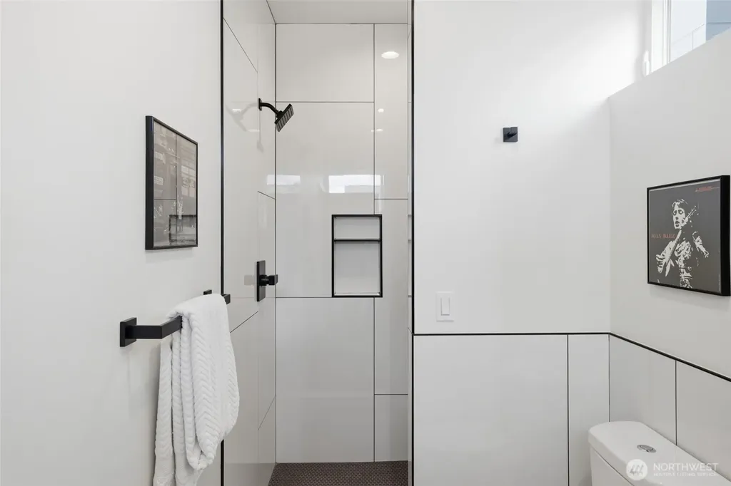 4517 35th Avenue S Seattle WA 98118