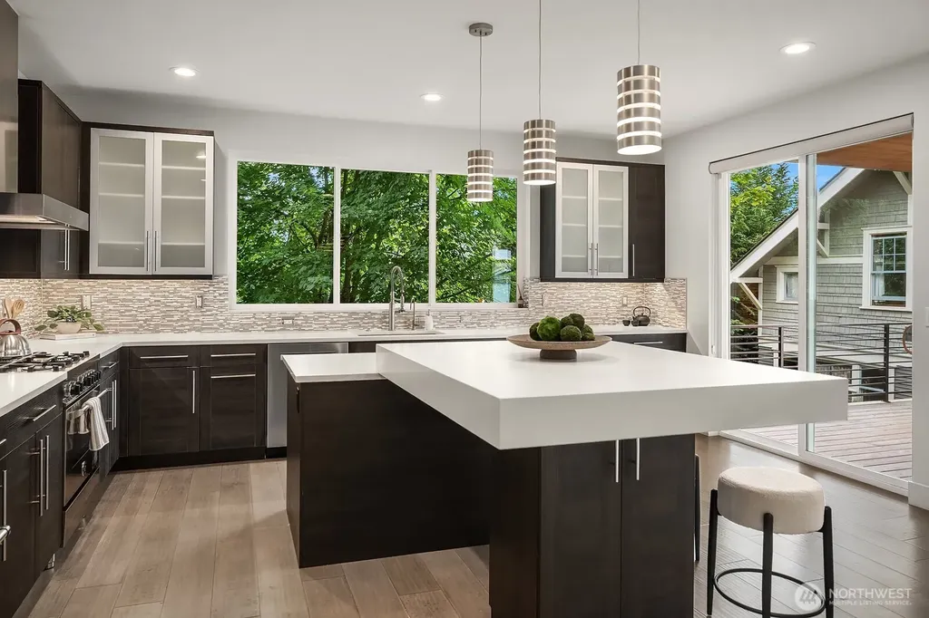 1729 34th Avenue Seattle WA 98122