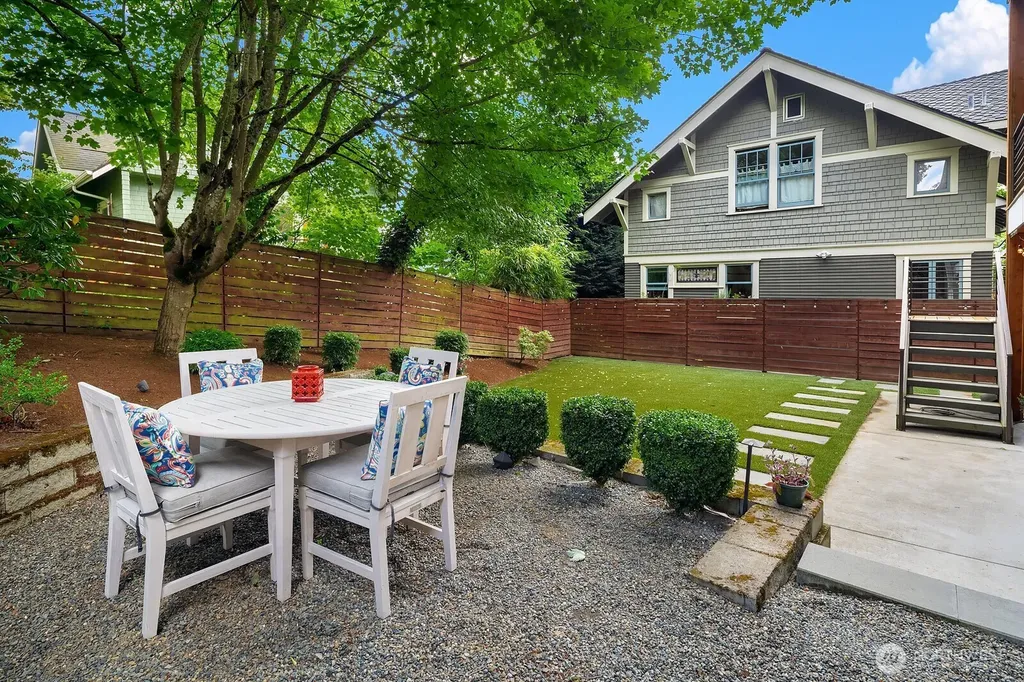 1729 34th Avenue Seattle WA 98122