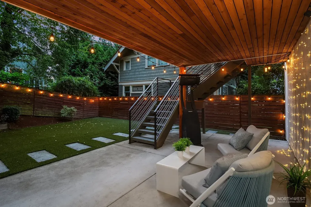 1729 34th Avenue Seattle WA 98122
