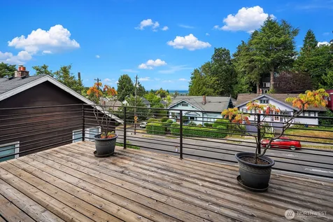 1729 34th Avenue Seattle WA 98122
