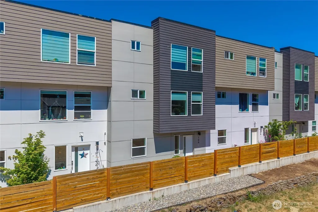 15612 8th Avenue SW Burien WA 98166
