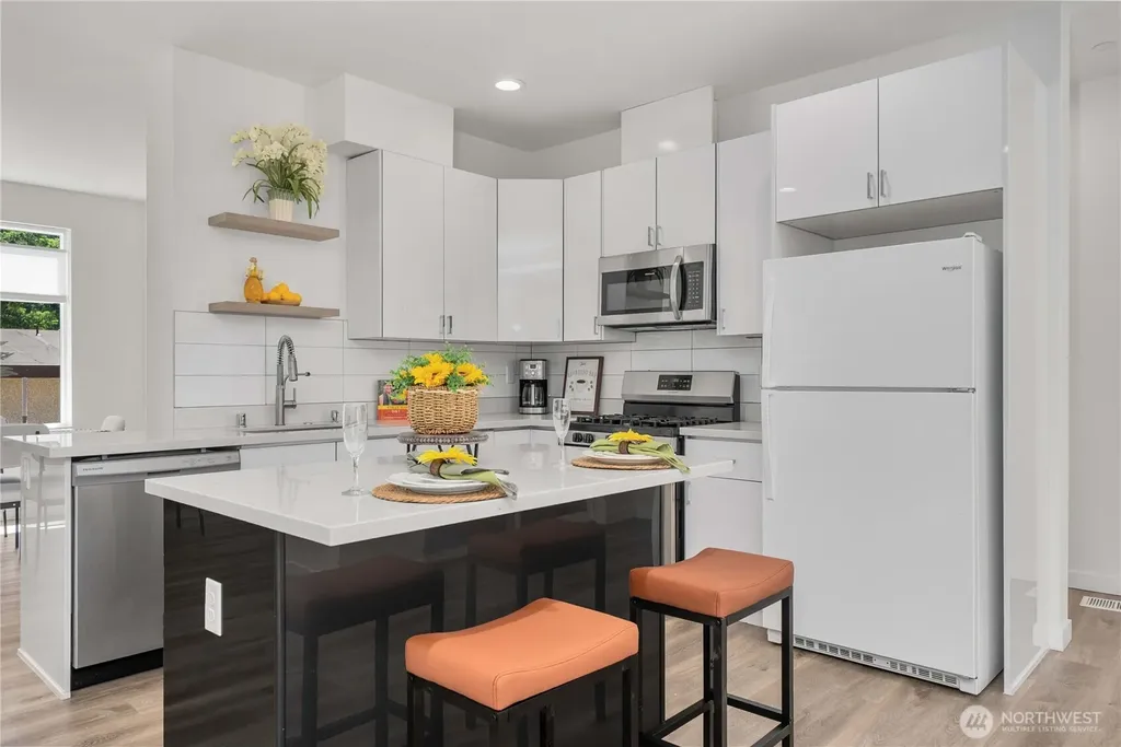 15612 8th Avenue SW Burien WA 98166