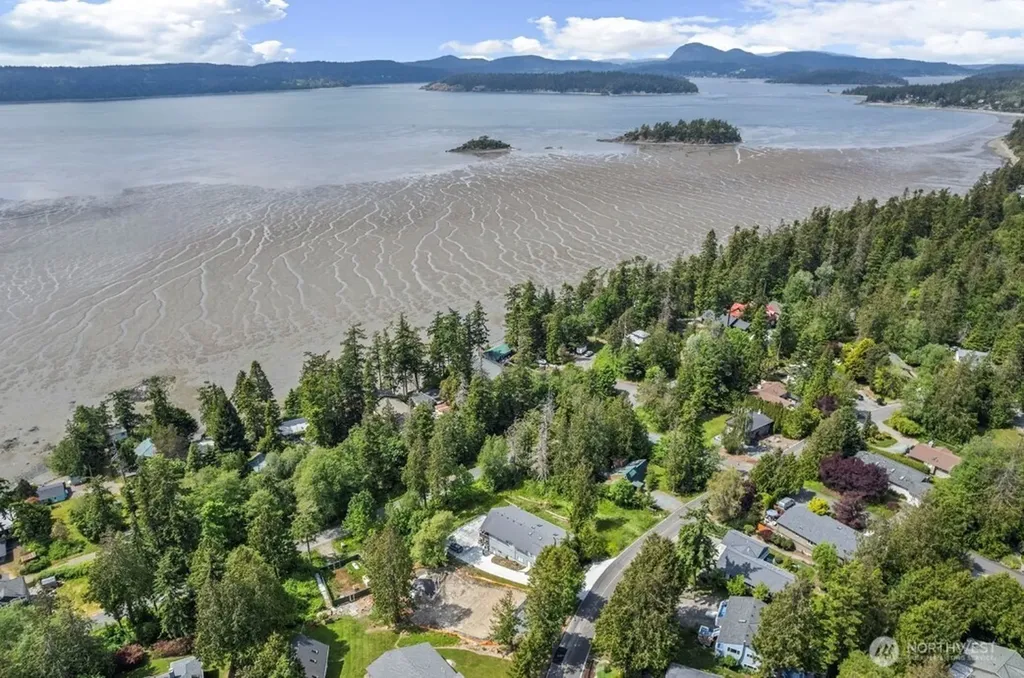 726 Shelter Bay La Conner WA 98257