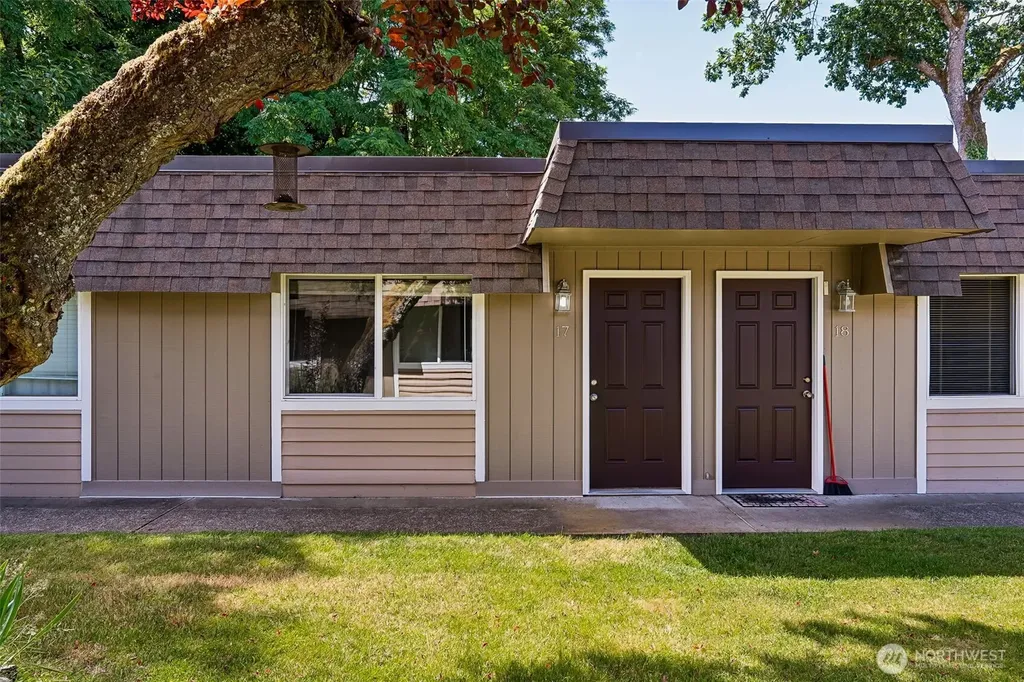 9811 Whitman Avenue SW Lakewood WA 98499