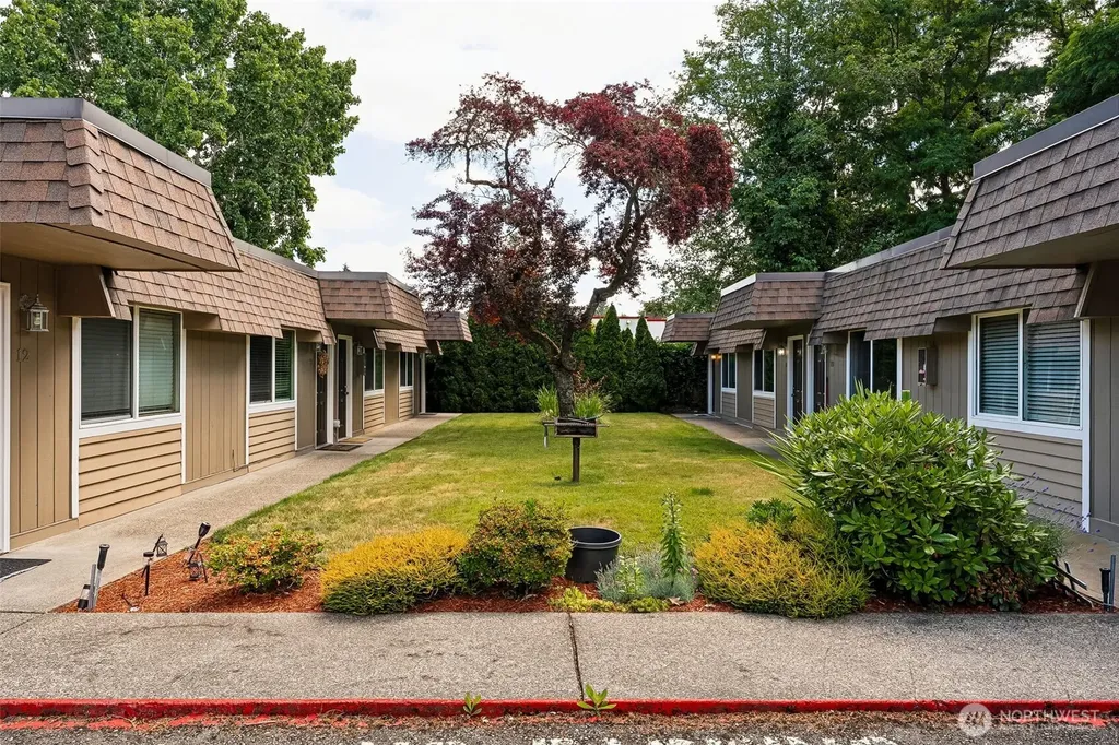 9811 Whitman Avenue SW Lakewood WA 98499