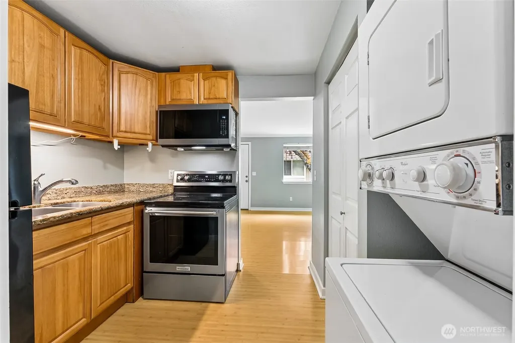 9811 Whitman Avenue SW Lakewood WA 98499