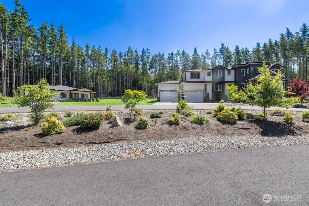 7233 184th Street NW Stanwood WA 98292