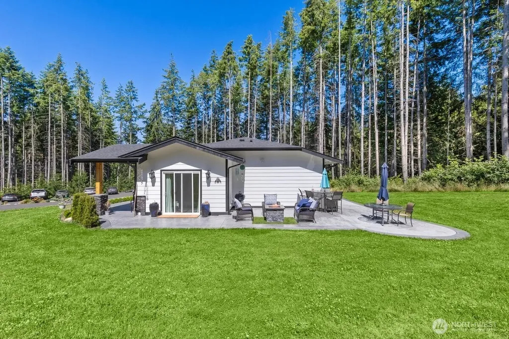 7233 184th Street NW Stanwood WA 98292