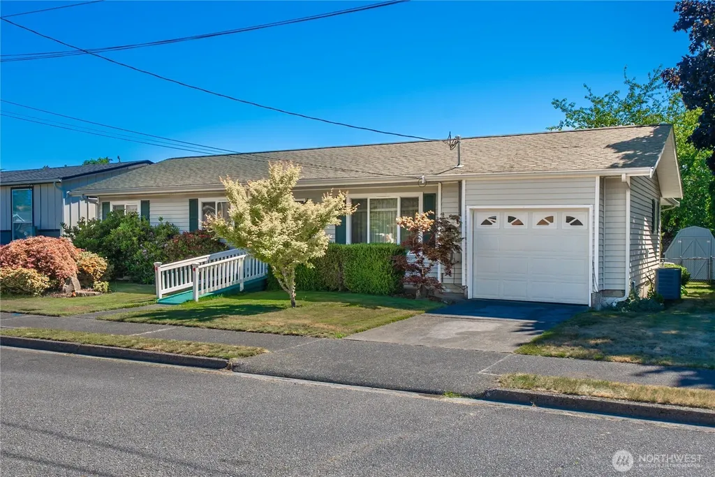 3008 Crane Avenue Bremerton WA 98310