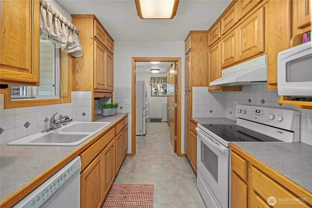 3008 Crane Avenue Bremerton WA 98310