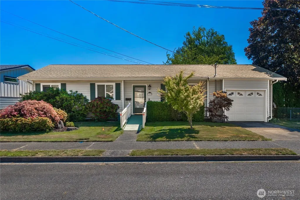 3008 Crane Avenue Bremerton WA 98310