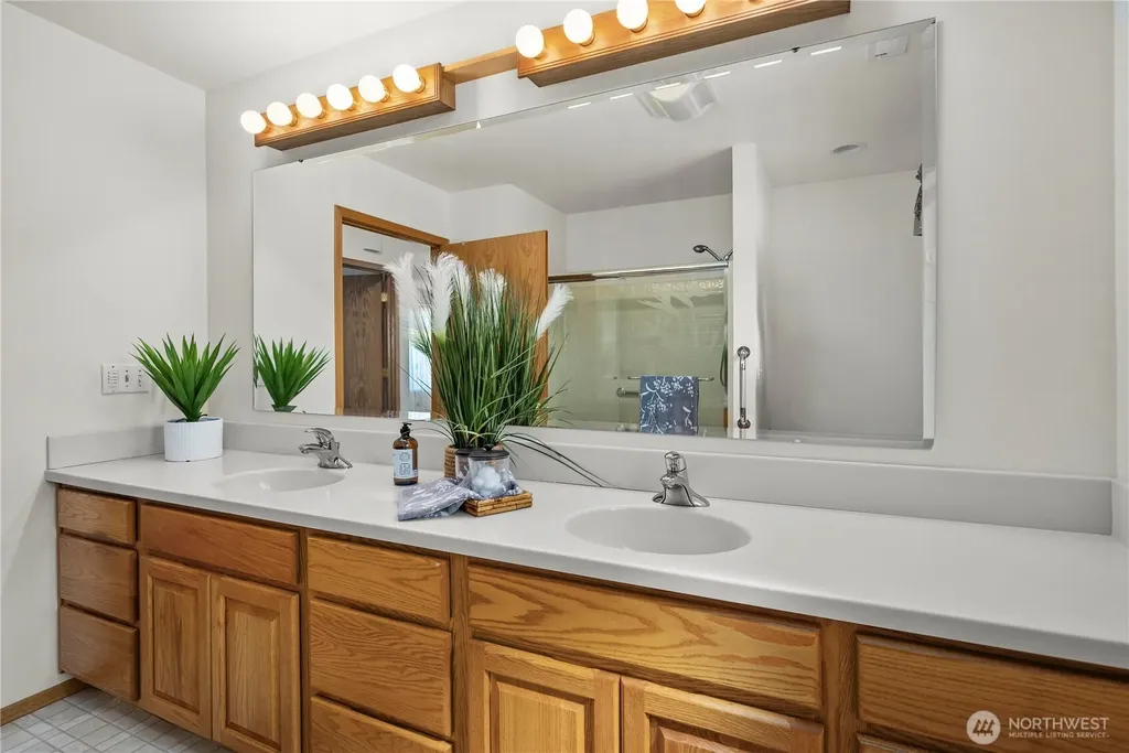 3008 Crane Avenue Bremerton WA 98310