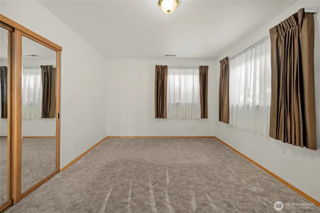 3008 Crane Avenue Bremerton WA 98310