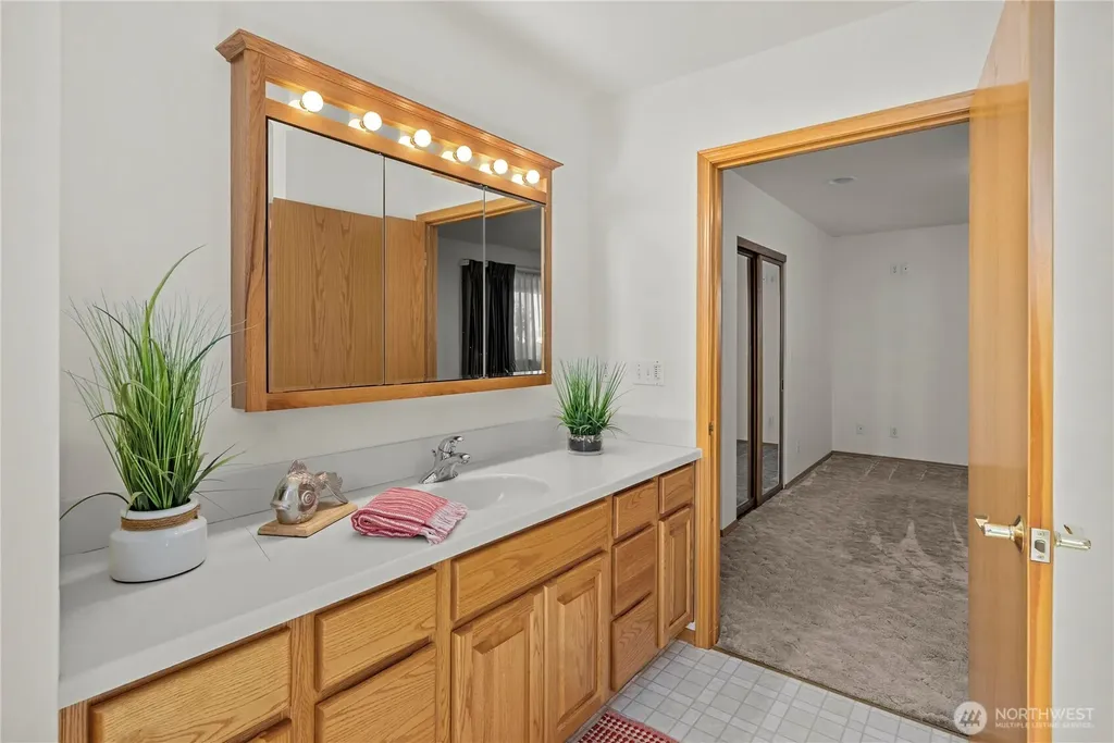 3008 Crane Avenue Bremerton WA 98310