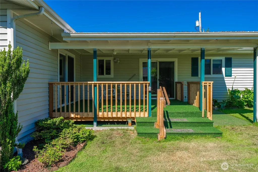 3008 Crane Avenue Bremerton WA 98310