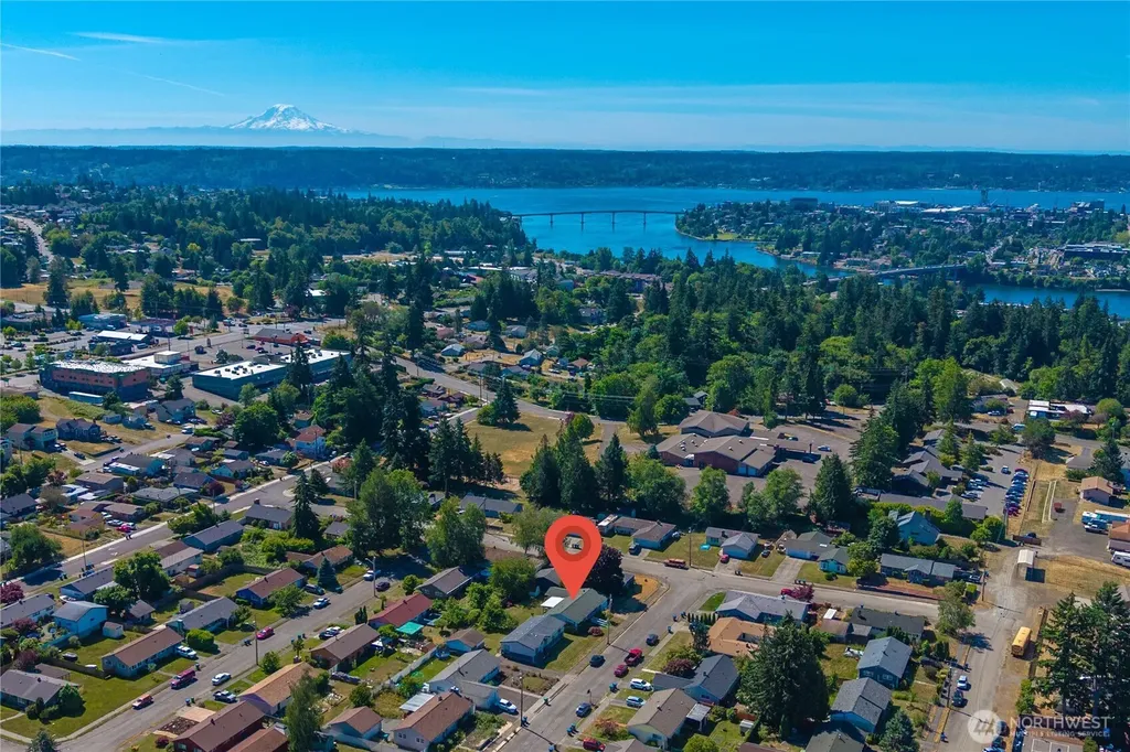 3008 Crane Avenue Bremerton WA 98310