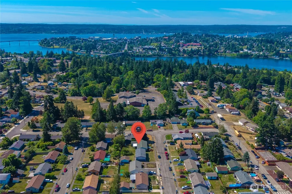 3008 Crane Avenue Bremerton WA 98310