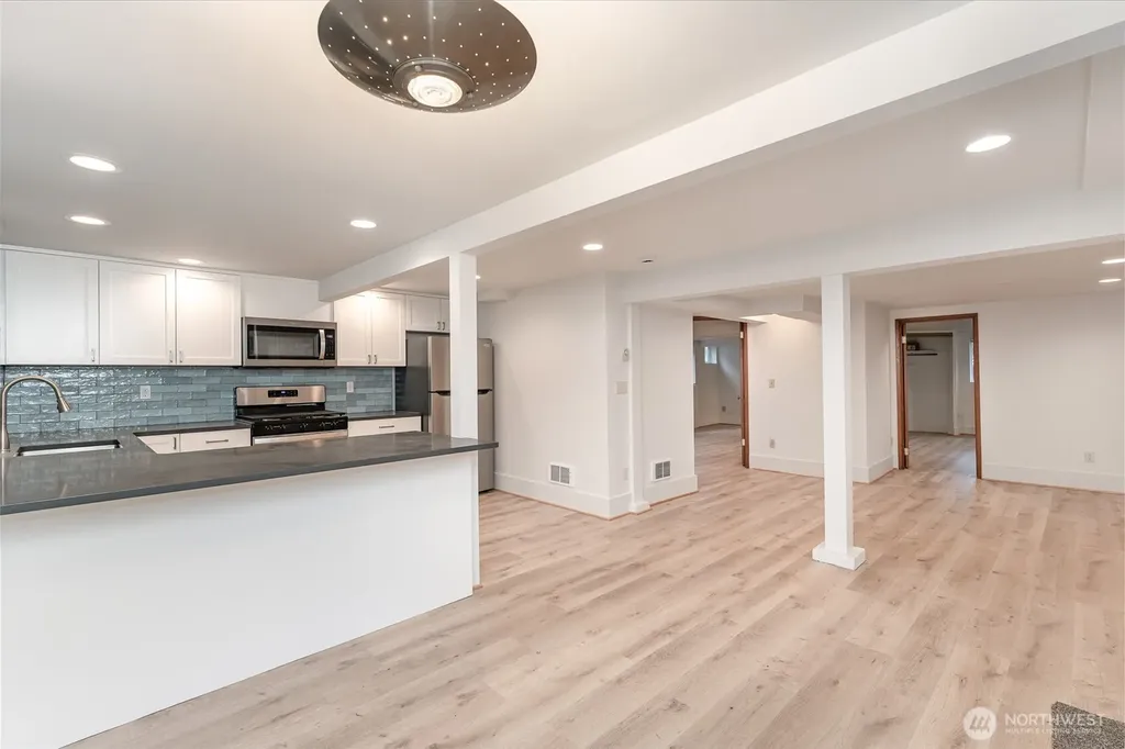 5523 Woodlawn Avenue N Seattle WA 98103