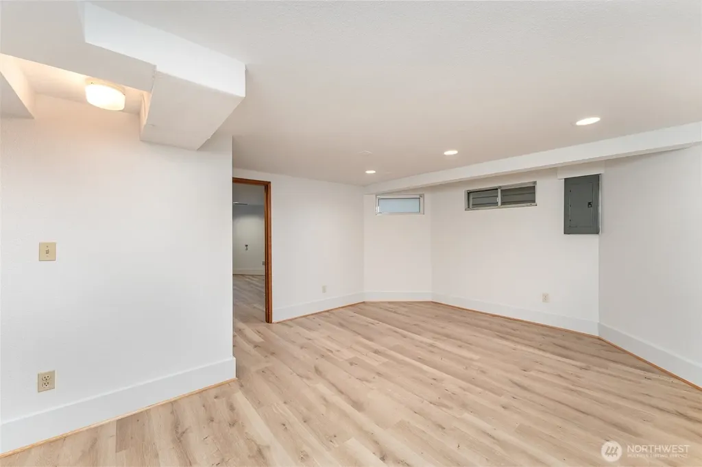 5523 Woodlawn Avenue N Seattle WA 98103