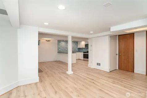 5523 Woodlawn Avenue N Seattle WA 98103