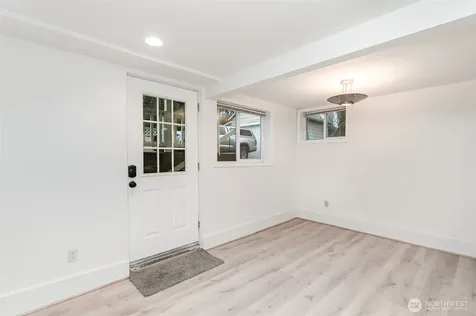 5523 Woodlawn Avenue N Seattle WA 98103
