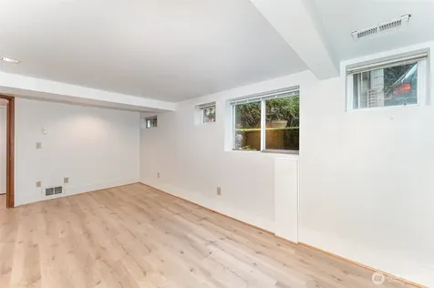 5523 Woodlawn Avenue N Seattle WA 98103