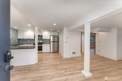 5523 Woodlawn Avenue N Seattle WA 98103