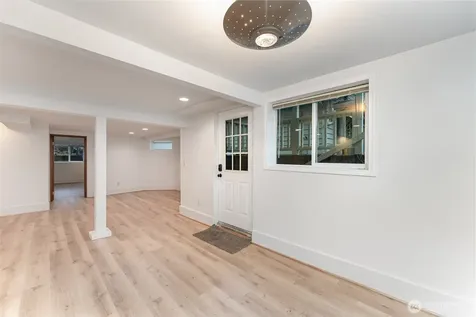 5523 Woodlawn Avenue N Seattle WA 98103