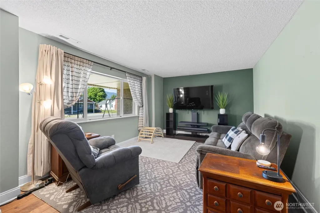 415 Sterling Street Sedro Woolley WA 98284